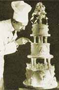 Birger Møllhausen laga kaka til bryllaupet i 1929. Foto: Møllhausen