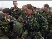 I Makedonia ankommer det nå stadig flere NATO-soldater.