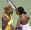 Serena og Venus Williams er på vei mot sin andre Grand Slam-finale på rad.