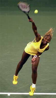Serena måtte se seg slått av storesøster, men fikk likevel med seg 3,75 millioner kroner i 2. premie. (Foto: AP)