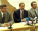Kjell Magne Bondevik, Jan Petersen og Lars Sponheim har forhandlet ferdig.