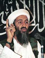 Osama bin Laden står fram i et video-opptak der han hyller kaprerene som stod bak terrorangrepene 11. september.