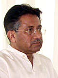 Pakistans president Pervez Musharraf holder grensen lukket. (Foto: Scanpix/AP)