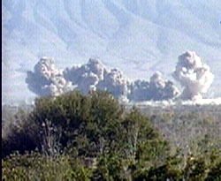 USA fortsatte i dag med voldsomme bombeangrep mot Talibans stillinger. 