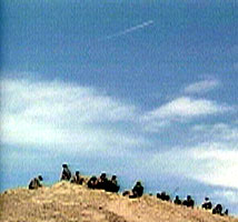 Taliban-soldater på et høydedrag utenfor Kunduz.