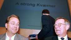 Kjell Inge Røkke får full kontroll over Kværner. Dermed kan trolig styreleder Harald Arnkværn (th) se frem mot en noe roligere periode. (Foto: Scanpix). 