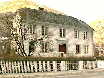 Stdnahuset. (Foto: Atle Lkken, NRK)