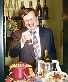 GODE LUNSJER: Tidligere borgermester Peter Brixtofte var kjent for dyre lunsjer og stort forbruk da han styrte Farum kommune.