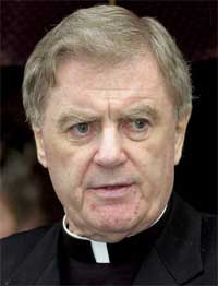 Den irske biskopen Brendan Comiskey går av etter en TV-dokumentar om en sex-skandale i hans bispedømme.