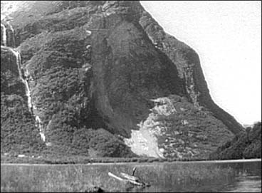 Dei gigantiske rasa fr Ramnefjell har forrsaka to store katastrofer i Loen.