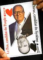 Fortsatt motstandere: Chirac og le Pen. (Foto: Scanpix) Fortsatt motstandere: Chirac og le Pen. (Foto: Scanpix)