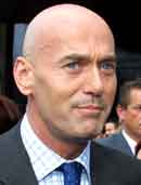 Pim Fortuyn ble drept før valget i mai 2002. Pim Fortuyn ble drept før valget i mai 2002.