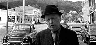 Bilforhandlar Jon Kvamme i 1966. (Foto: Erik Karlsen, NRK)