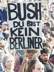 I Tyskland er det massiv motstand mot George W. Bush sine krigsplaner. (Arkivfoto: Scanpix/Reuters)