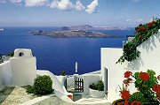 Santorini, den greske øya hvor de fleste postkortene henter sine motiver fra.