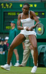 Venus jakter på hat trick i Wimbledon.
