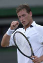 David Nalbandian jubler etter sin største triumf på tennisbanen. (Foto: Allsport) David Nalbandian jubler etter sin største triumf på tennisbanen. (Foto: Allsport)