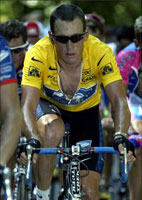 Lance Armstrong hadde en rolig dag på jobben uten å tape terreng for utfordrerne.