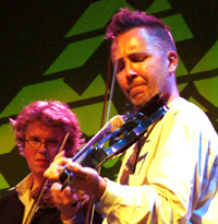 Ola Kvernberg & Nigel Kennedy (Foto: Ove Bjørken, NRK) Ola Kvernberg & Nigel Kennedy (Foto: Ove Bjørken, NRK)