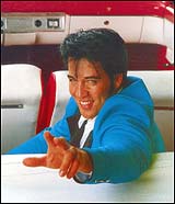 Med Elvis-imitatorer som Kjell Elvis er det ikke rart noen tror de har observert originalen. (Foto: Elvis.no) Med Elvis-imitatorer som Kjell Elvis er det ikke rart noen tror de har observert originalen. (Foto: Elvis.no)