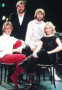 ABBA er 30 år og Sverige hyller sine gamle helter.