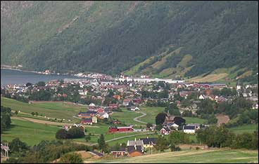 For eit par hundre r sidan var det bygdevektar i Vik. (Foto: Arild Nyb, NRK  2002)