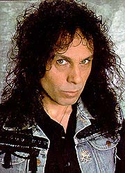 Ronnie James Dio - en sentral skikkelse i 70- og 80-tallets metalsjanger.