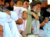 Representanter for Afghanistans mange folkegrupper møttes i storrådet Loya Jirga i juni (Foto: Reuters).