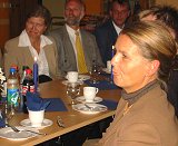 Sosialminister Ingjerd Schau kom med skryt, men ikke penger til det nye Blå Kors-senteret i Hønefoss. Reporter Mari Hvamb. Sosialminister Ingjerd Schau kom med skryt, men ikke penger til det nye Blå Kors-senteret i Hønefoss. Reporter Mari Hvamb.