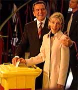 Gerhard Schröder avgir stemme ved valget (Foto: EBU).