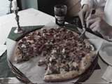 En pizza fra Flameco Pizza. En pizza fra Flameco Pizza.