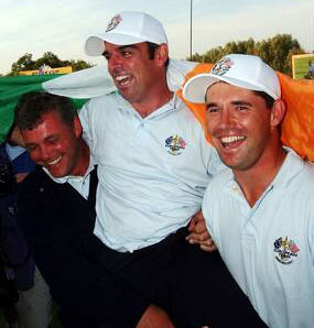Paul McGinley ble den store helten med den avgjørende putten (Foto: Allsport) Paul McGinley ble den store helten med den avgjørende putten (Foto: Allsport)
