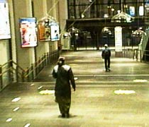 Lyddusjene, slik de henger på Oslo Sentralstasjon