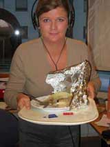 Anne, sånn passe fornøyd etter et måltid fra NRK-kantina. Hun lover at denne retten blir bedre.