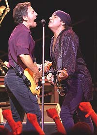 Bruce Springsteen og Steven van Zandt. Foto: Scott Harrison / Getty Images. 