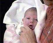 Tiden flyr. Bildet er tatt av prinsesse Märtha Louise to dager etter at hun ble født i september 1971. (Foto: NRK) 