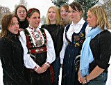 Jentene som la frem arbeidsoppgaven er fra venstre: Kathrine Andersen, Line Ekanger, Hege Johnrud, Annicken Bøckman, Anette Westrum, Anne-Lise Bakken og Kjersti Engebretsen. Jentene som la frem arbeidsoppgaven er fra venstre: Kathrine Andersen, Line Ekanger, Hege Johnrud, Annicken Bøckman, Anette Westrum, Anne-Lise Bakken og Kjersti Engebretsen.