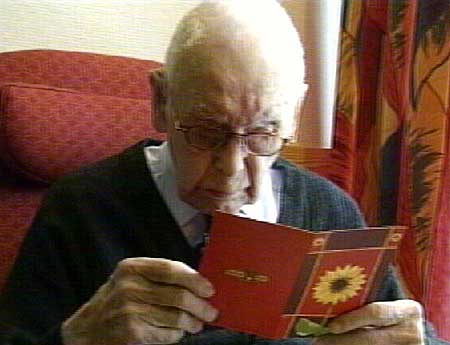 Olav Hovatn ble 110 år 23.oktober 2002 (Foto: NRK Sørlandet)