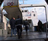Politet går ombord på MF Os 7. november i fjor, da mannskapet ble mistenkt og senere tiltalt for å ha kjørt i påvirket tilstand.(Arkivfoto:Jan Harald Larsen)