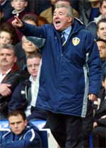 FRUSTRERT: Terry Venables har slitt med Leeds det meste av sesongen (arkivfoto).