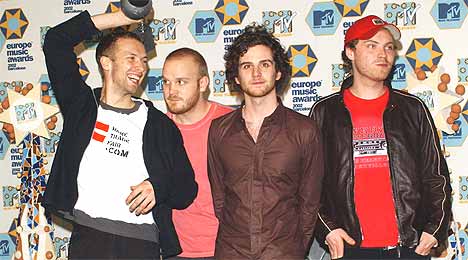 Coldplay fikk prisen for Beste Britiske Artist under MTV Europe Music Awards forrige uke. Chris Martin sier han såvidt hilste på Röyksopp. Foto: Carlos Alvarez / Getty Images