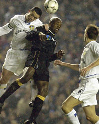 Cesar Dely Valdes vant di viktige duellen mot Leeds (Foto: Getty Images) Cesar Dely Valdes vant di viktige duellen mot Leeds (Foto: Getty Images)