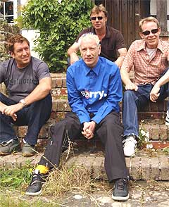 Det var manageren til Sex Pistols, Malcolm Mclaren, som fant på navnet til det engelske pønkebandet. Det var delvis inspirert av hans kones klesbutikk som het 