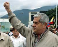 Fagforeningsleder Carlos Ortega krever at Chavez går av (REUTERS/Chico Sanchez )