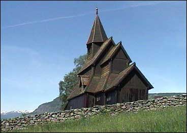 Urnes stavkyrkje er ei av stavkyrkjene i Sogn som framleis str. (Foto: Arne Eithun, NRK)