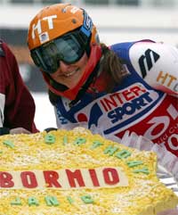 Janica Kostelic feiret sin 21-årsdag med seier i Bormio. Foto: Claudio Papi/Reuters