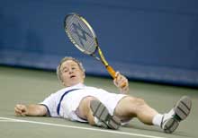 John McEnroe har vært nede for telling før. (Foto: Al Bello/allsport) John McEnroe har vært nede for telling før. (Foto: Al Bello/allsport)