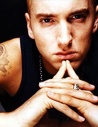 Eminem vokste opp blant de amerikanske "trailer parks" og falleferdige hus, som "white trash". Foto: Promo.
