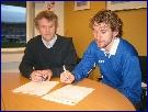 Arild Stavrum då han signerte kontrakten med MFK.