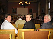 Pål Eskerud, Per Øyvind Mørk og Geirr Kihle i formannskapssalen i Drammen. Foto: Svein Olav Tovsrud. 